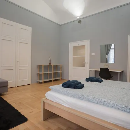 La Racha - By Agada * Budapest