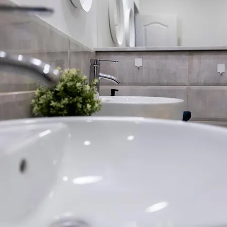 La Racha - By Agada Budapest