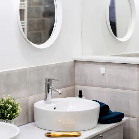 La Racha - By Agada * Budapest